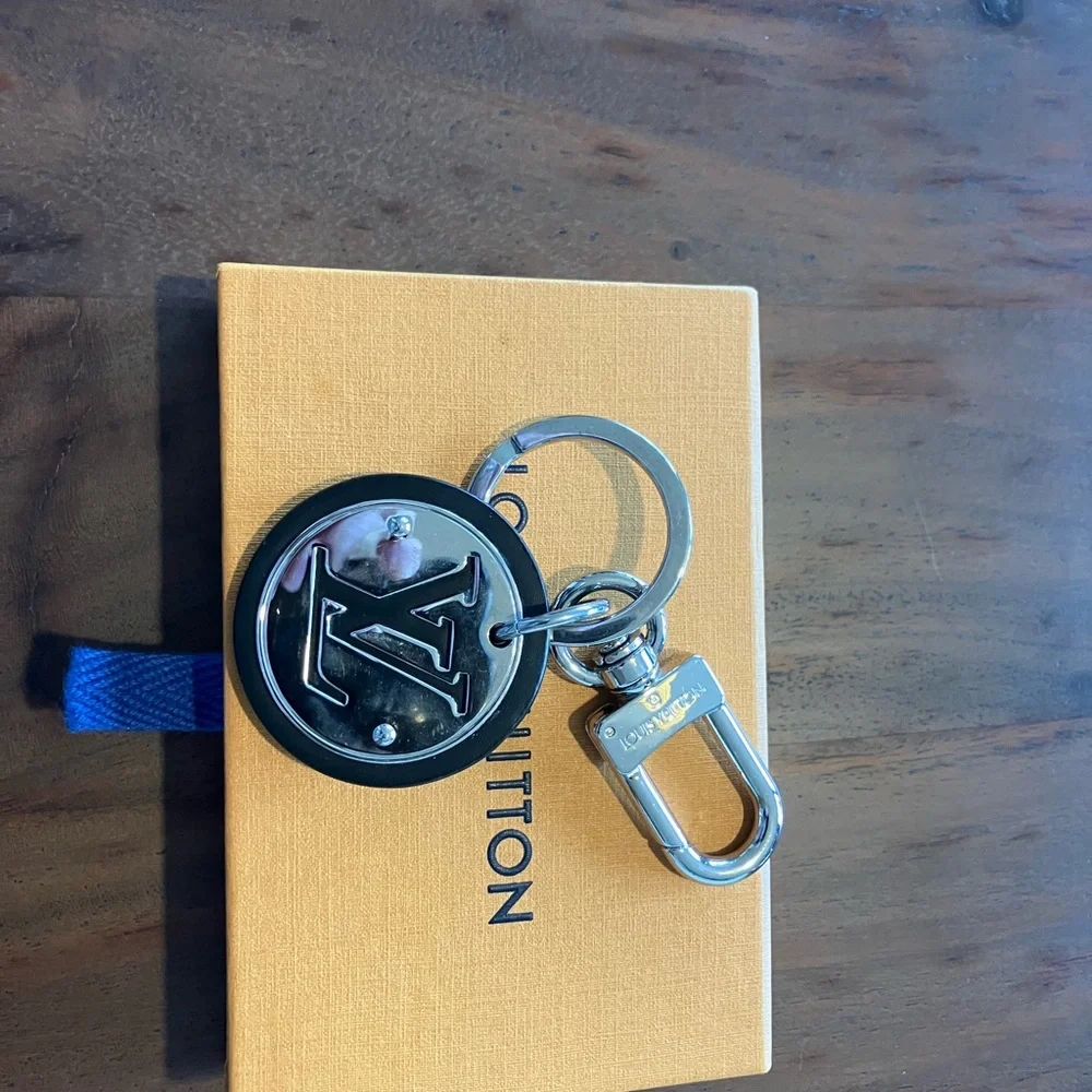 Louis Vuitton Black and Silver Key Holder or purse charm NWOT - Picture 3 of 8